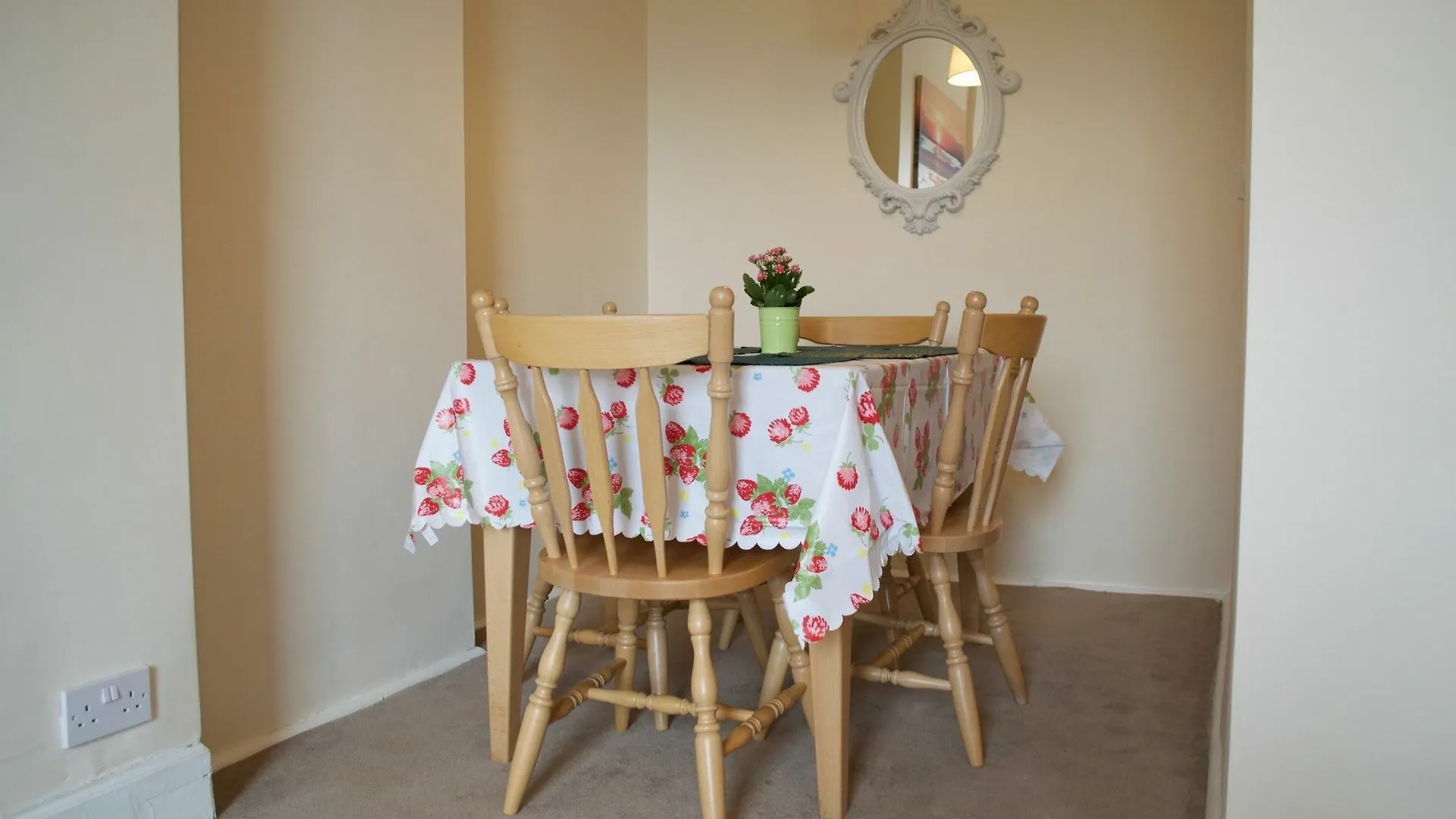 1 Bedroom Flat 15 Minutes From Edinburgh City Centre